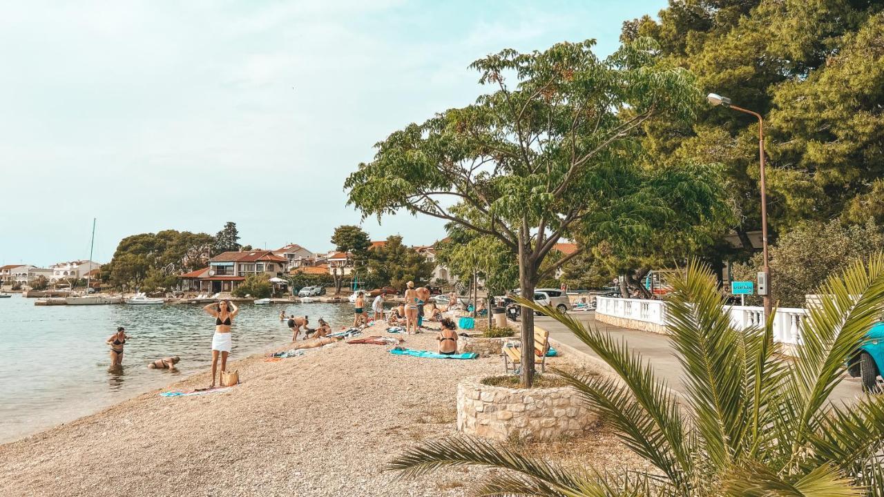 Beach Apartment w Sea Views, 3x Big Rooms w En-Suites Šibenik Exterior foto