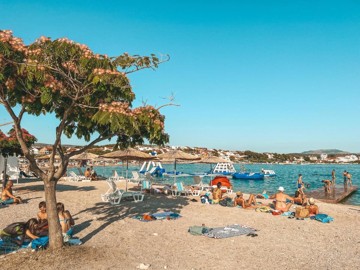 Beach Apartment w Sea Views, 3x Big Rooms w En-Suites Šibenik Exterior foto