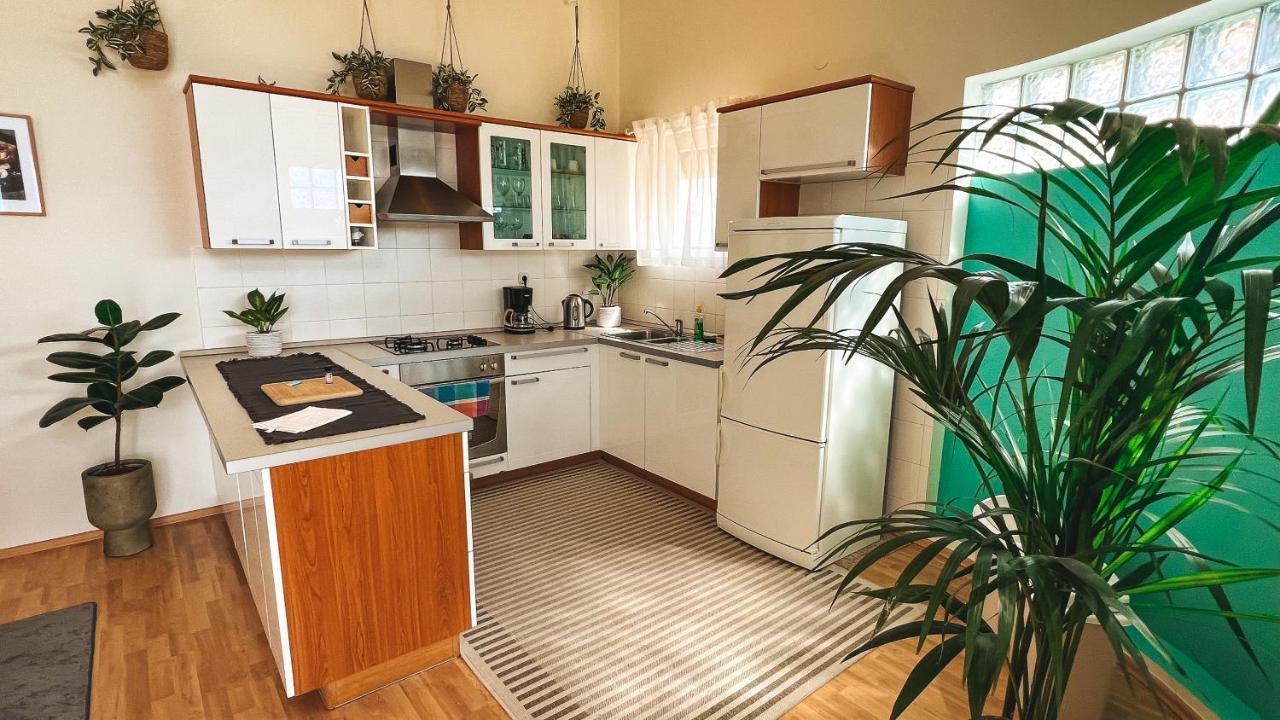 Beach Apartment w Sea Views, 3x Big Rooms w En-Suites Šibenik Exterior foto