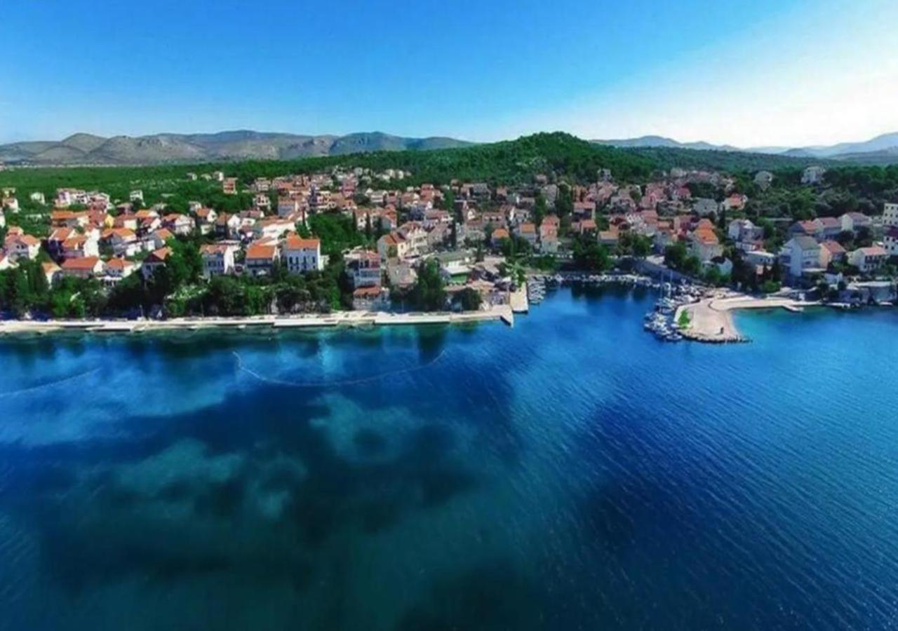 Beach Apartment w Sea Views, 3x Big Rooms w En-Suites Šibenik Exterior foto