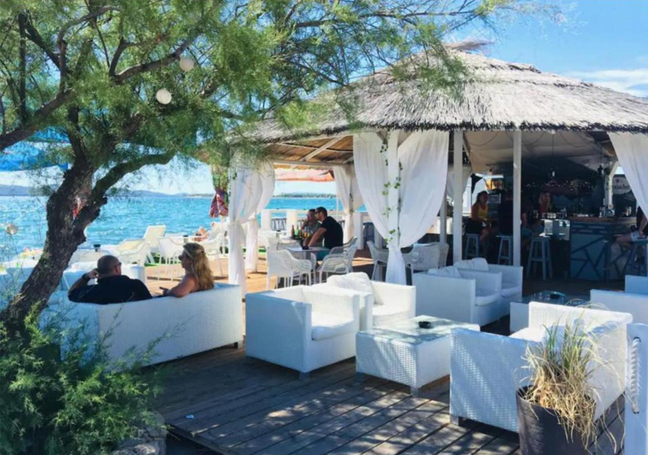 Beach Apartment w Sea Views, 3x Big Rooms w En-Suites Šibenik Exterior foto
