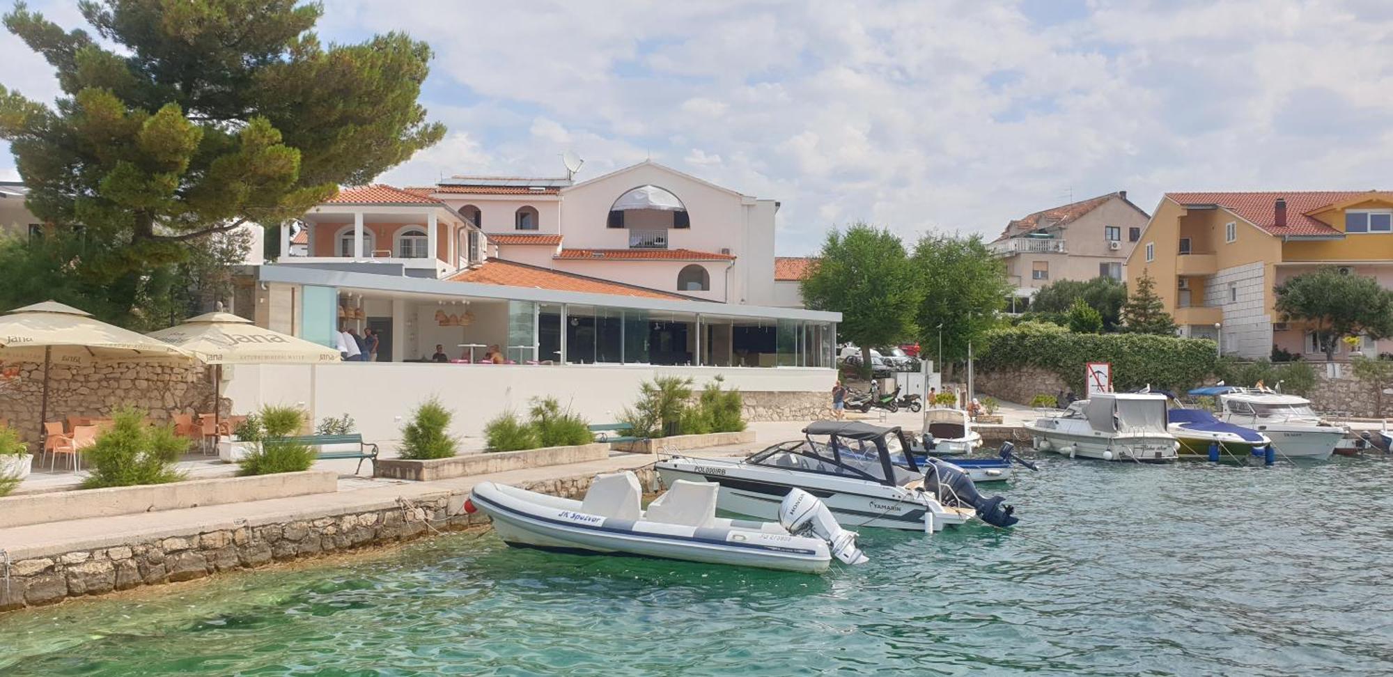Beach Apartment w Sea Views, 3x Big Rooms w En-Suites Šibenik Exterior foto