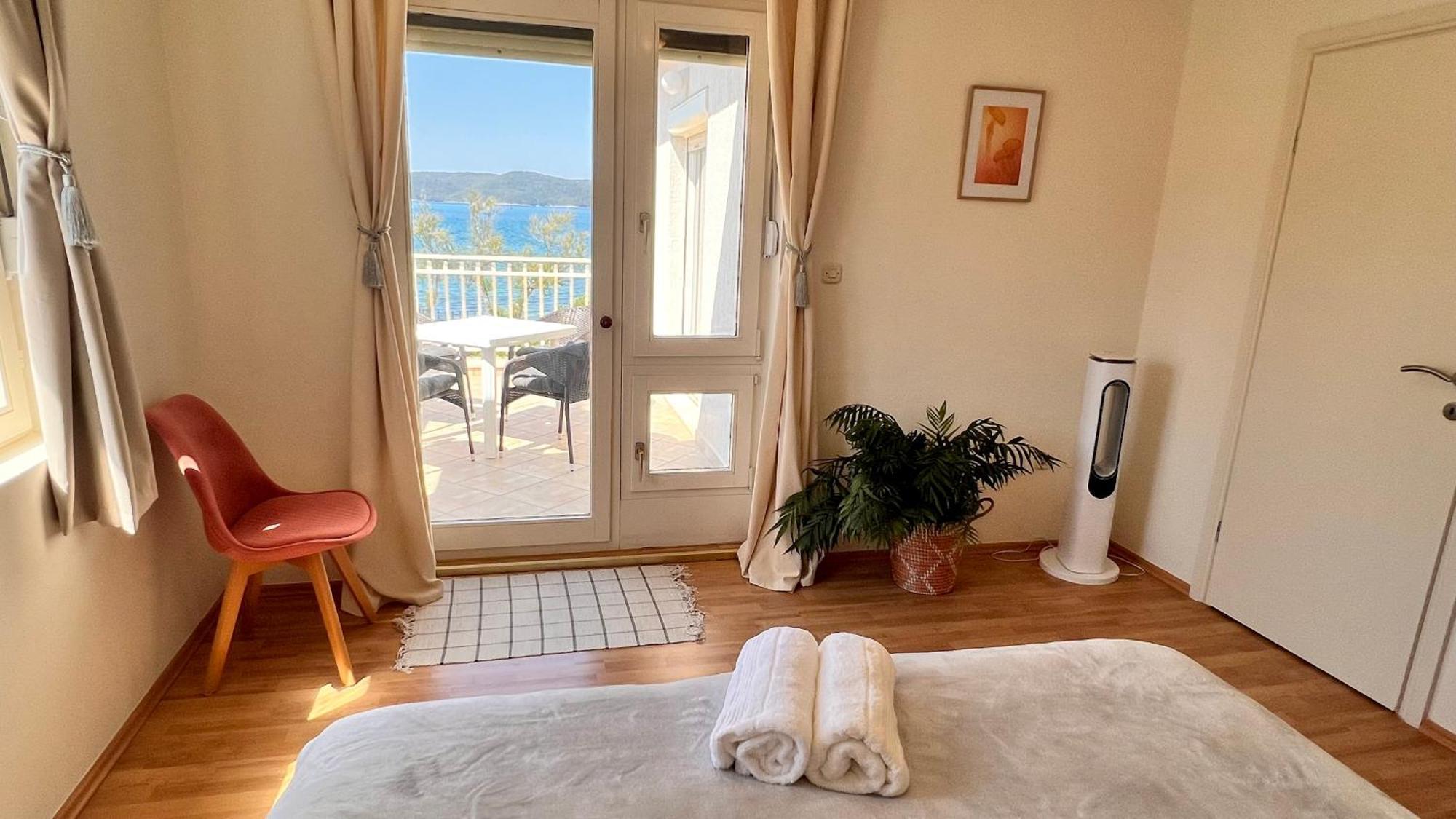 Beach Apartment w Sea Views, 3x Big Rooms w En-Suites Šibenik Exterior foto