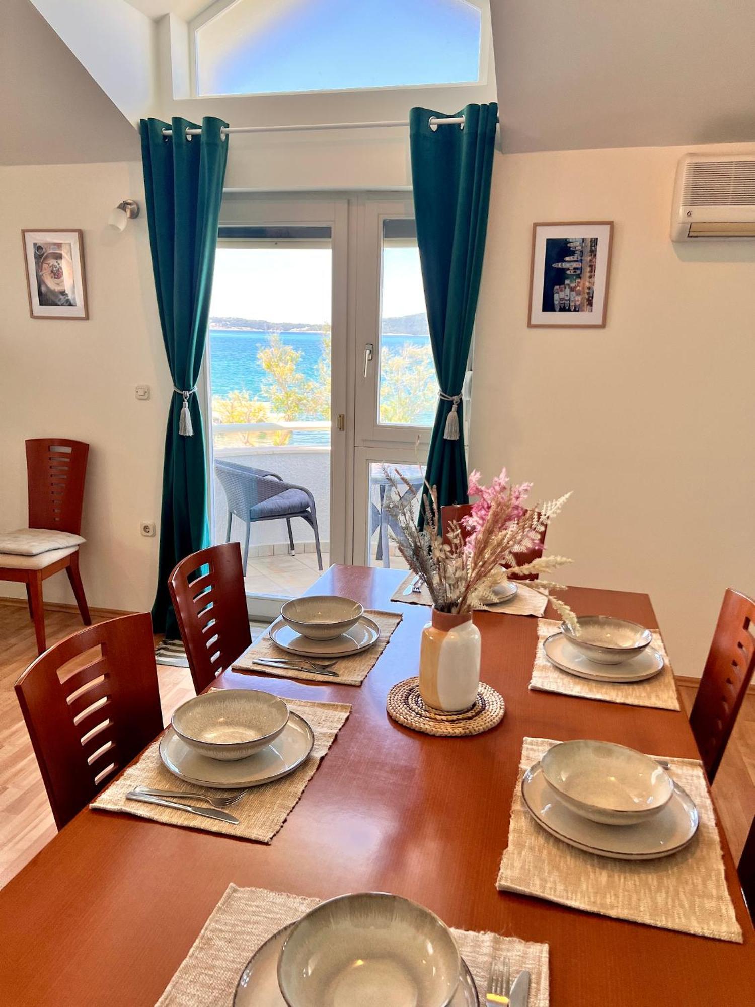 Beach Apartment w Sea Views, 3x Big Rooms w En-Suites Šibenik Exterior foto