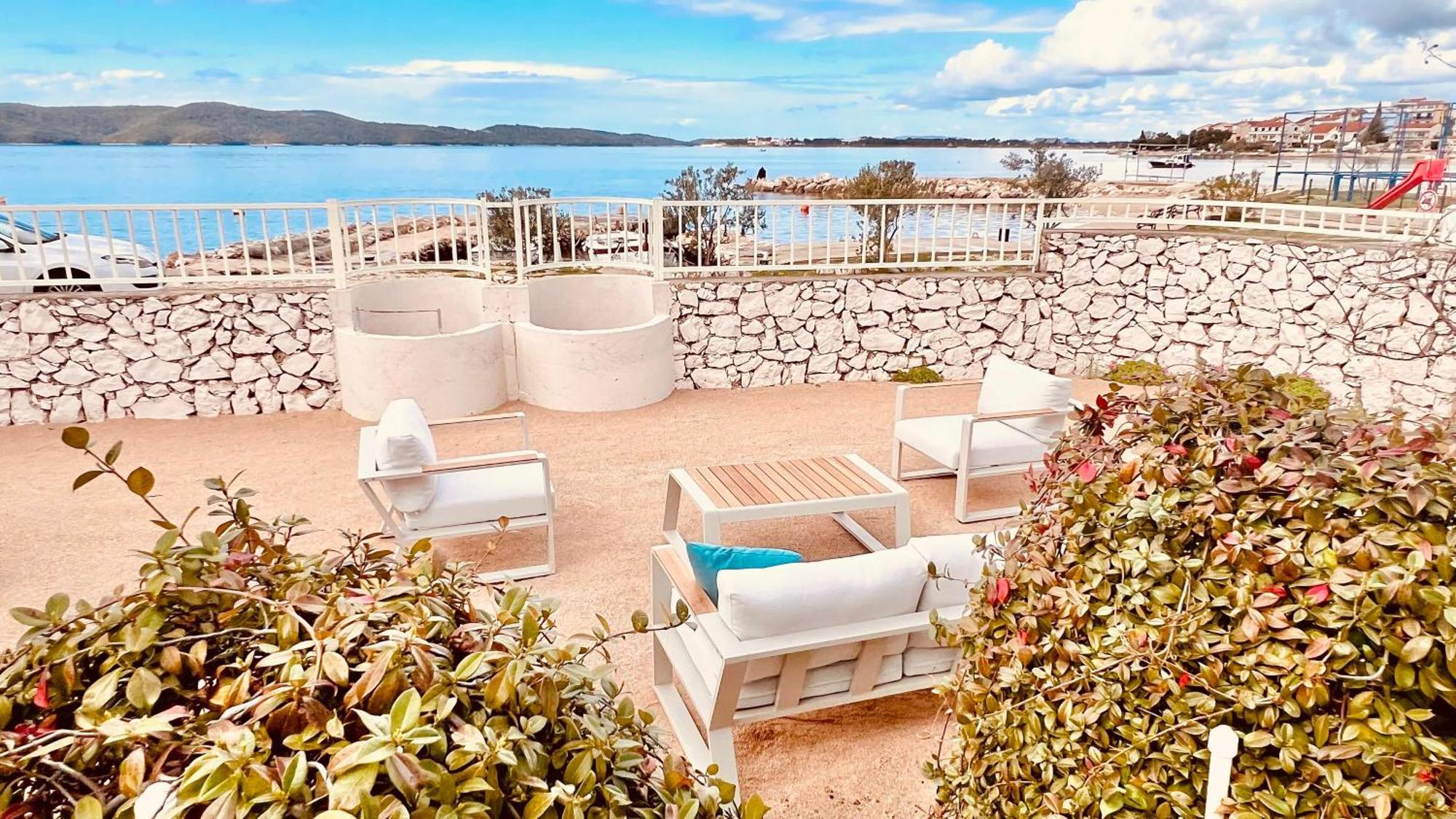 Beach Apartment w Sea Views, 3x Big Rooms w En-Suites Šibenik Exterior foto