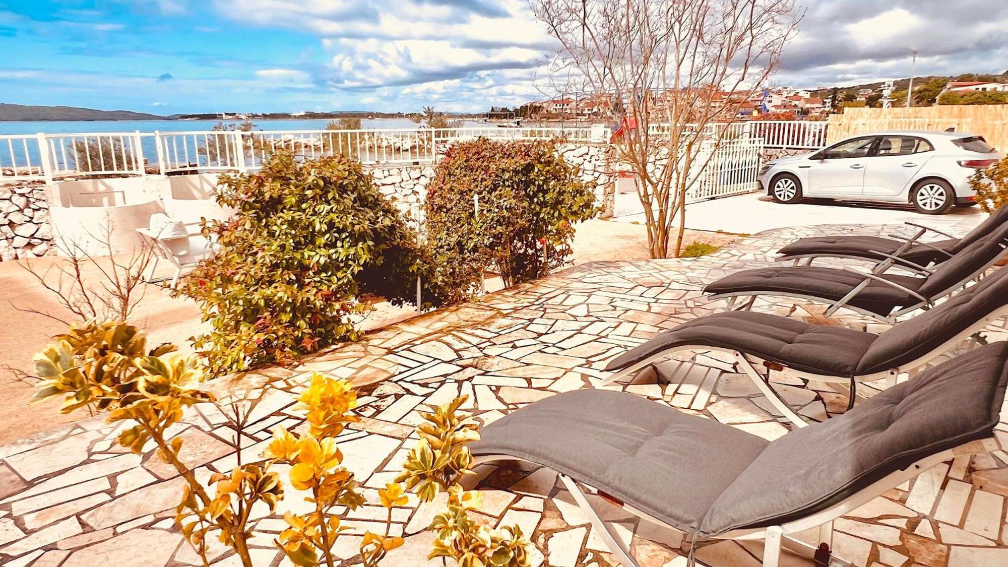 Beach Apartment w Sea Views, 3x Big Rooms w En-Suites Šibenik Exterior foto
