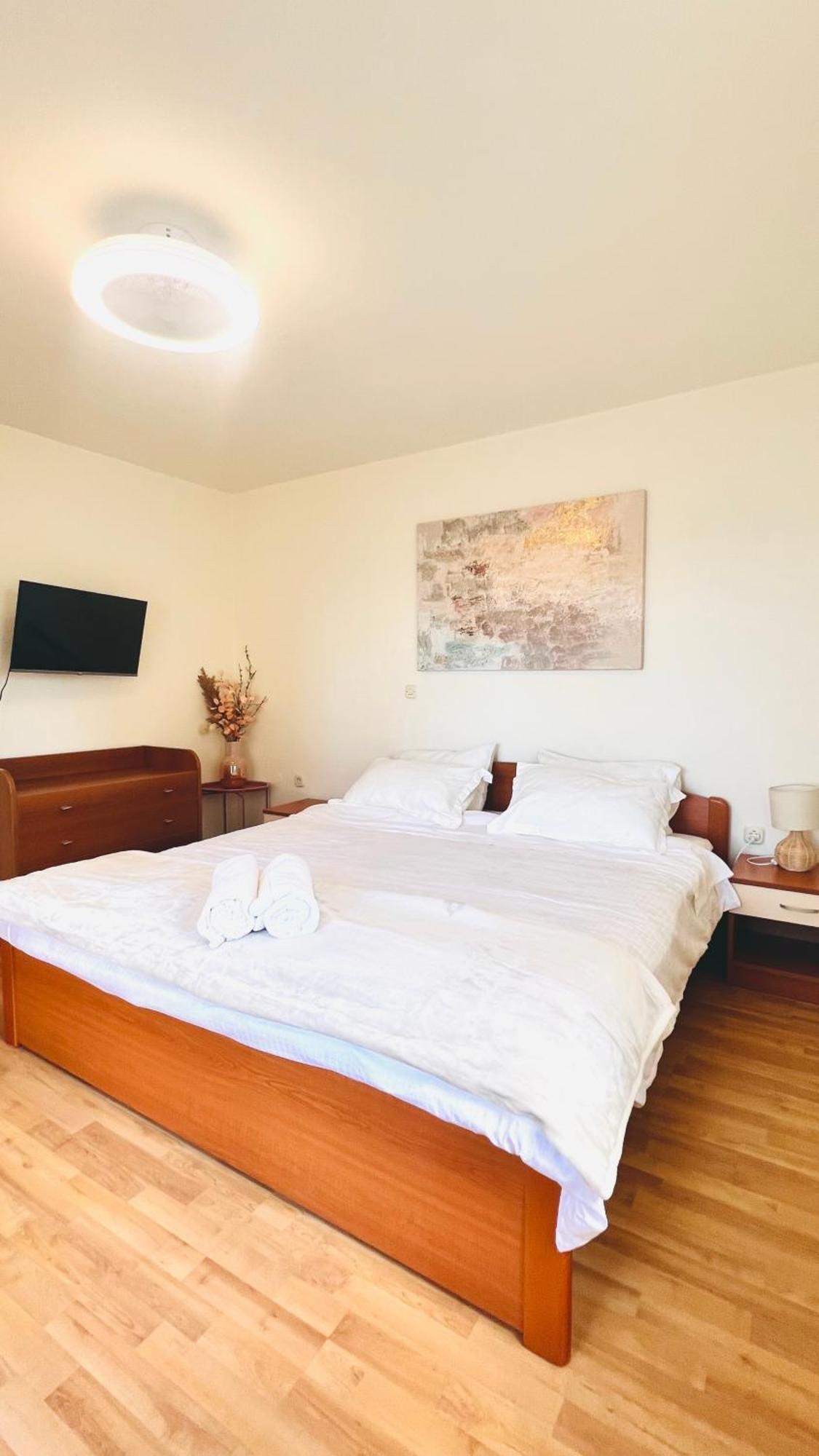 Beach Apartment w Sea Views, 3x Big Rooms w En-Suites Šibenik Exterior foto